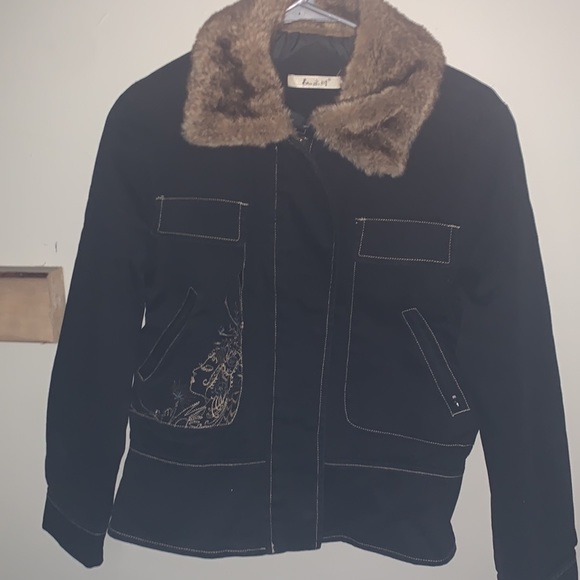 Black denim jacket. With fur collar. - Picture 2 of 7
